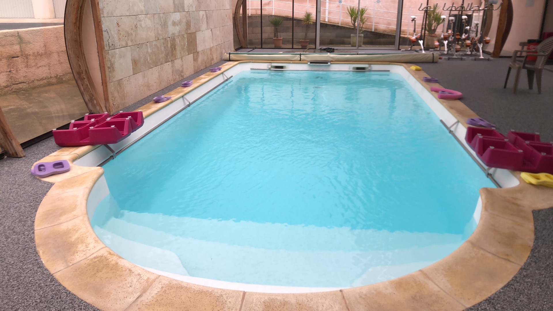 Piscine vue de face